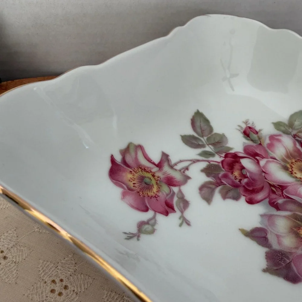 Vintage Schumann Bavaria Wild Rose Porcelain Bowl Gold Trim Germany‎